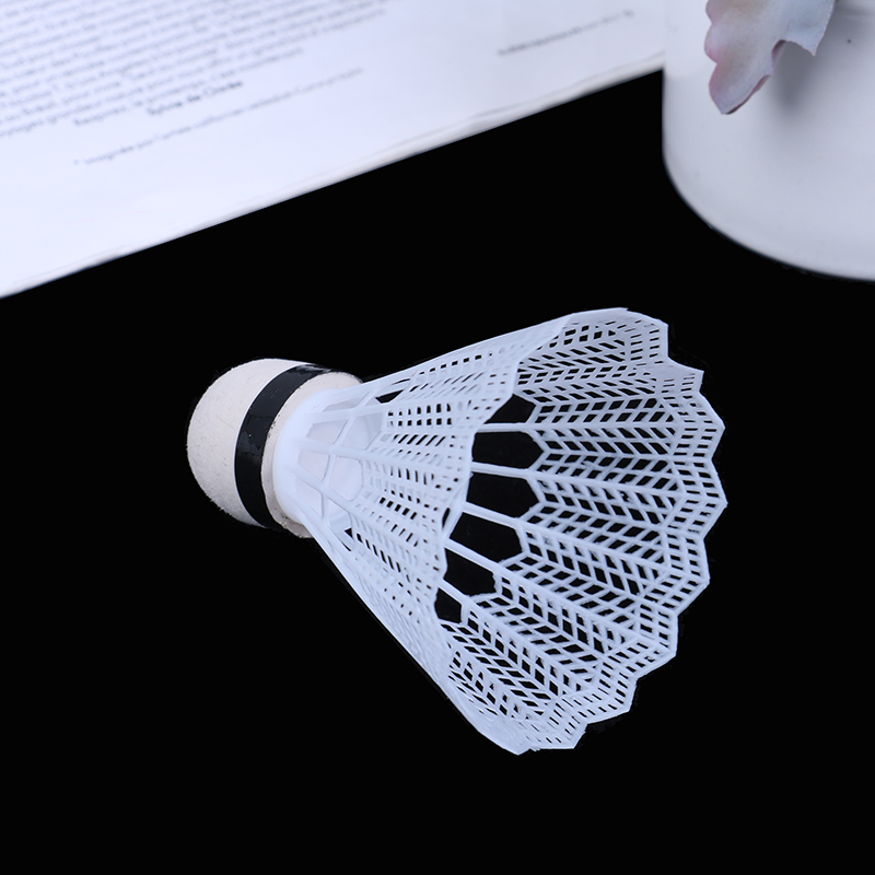 プラスチック製バドミントンシャトルコック、12個、練習用軽量 - Badminton Event のレビューと価格